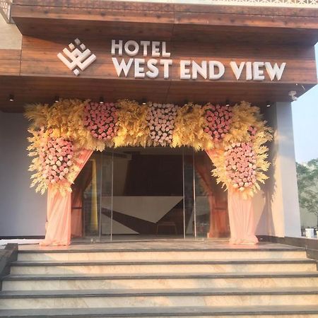 Hotel West End View A Unit Of Hotel Sc Residency Zirakpur Экстерьер фото