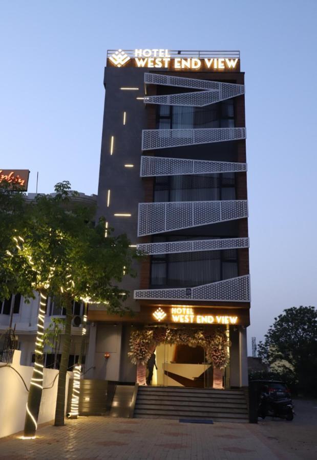 Hotel West End View A Unit Of Hotel Sc Residency Zirakpur Экстерьер фото