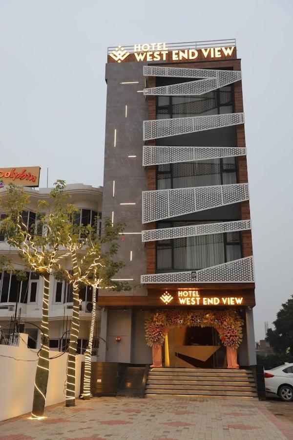 Hotel West End View A Unit Of Hotel Sc Residency Zirakpur Экстерьер фото